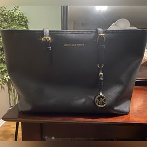 Michael Kors Jet Set Large Saffiano Leather Tote